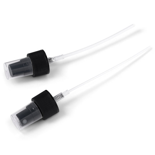 Schwarze Pumpe und Sprühkappen zusammen, die die interne Rohrlänge zeigen.