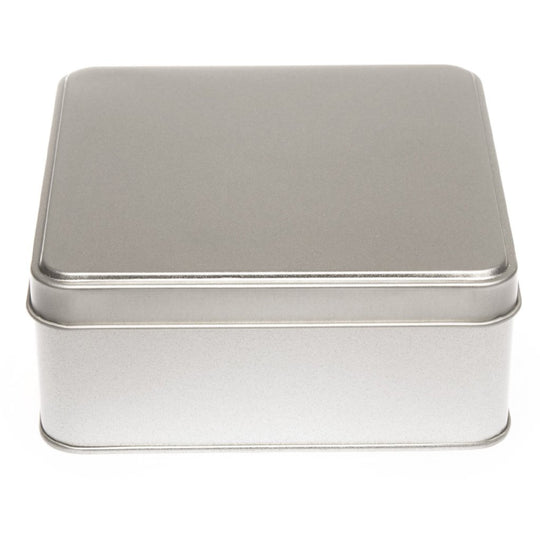 Quadratische Dose in Silber mit gestuftem Deckel